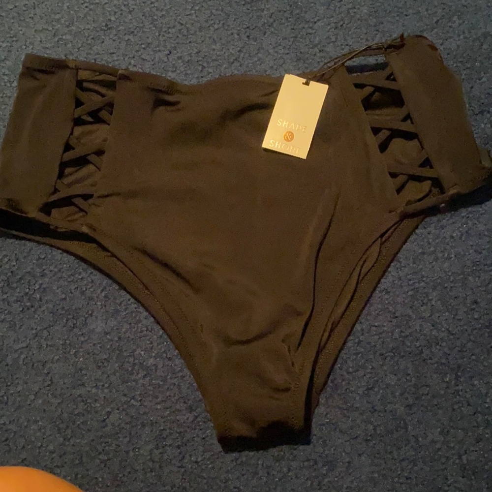 Shade & Shore Black medium coverage high waist